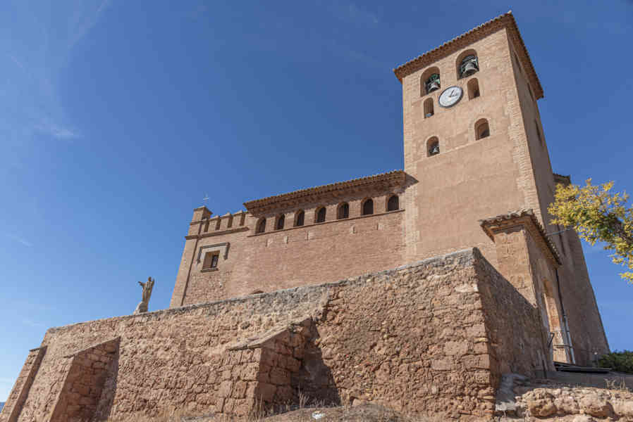 Zaragoza - Cervera de la Cañada 04 - iglesia de Santa Tecla.jpg
